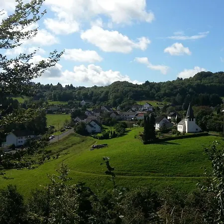 Am Eifelsteig Vulkaneifel-auszeit * Udersdorf